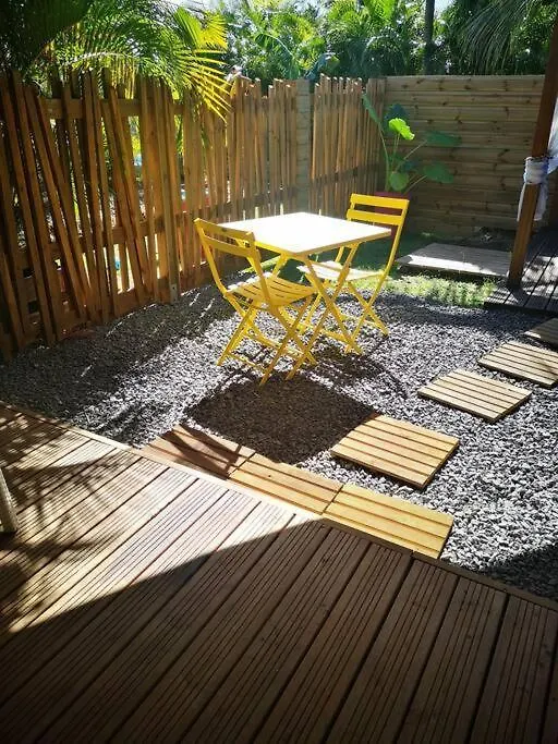 Σπίτι διακοπών Bungalow Et Sa Ti Piscine Saint-Francois